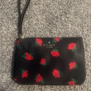 Kate Spade Chelsea Wristlet - Rose Toss Print